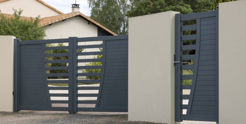 Portail en alu d'une maison